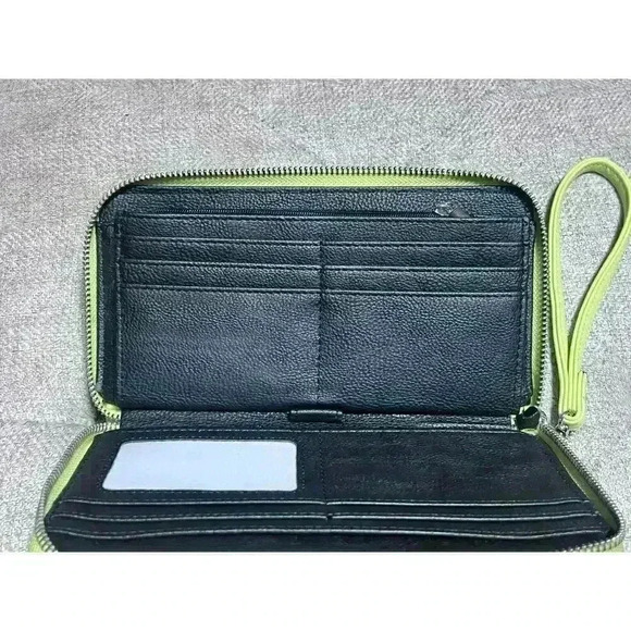 Steve Madden Wristlet NWOT - Picture 3 of 4